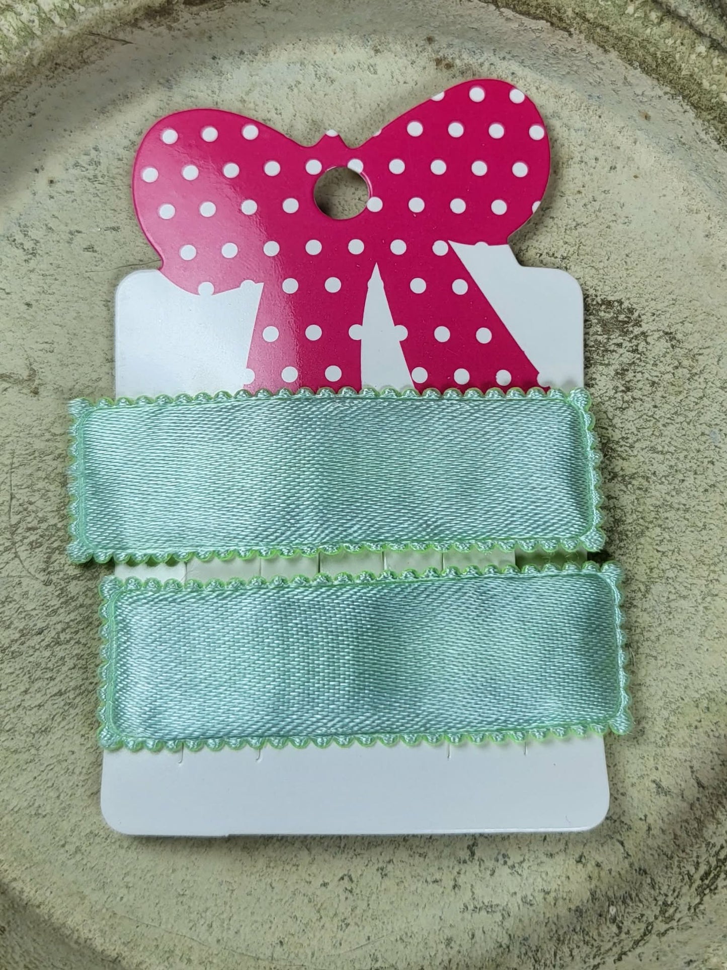 Kind klikspeld rechthoek satijn groen